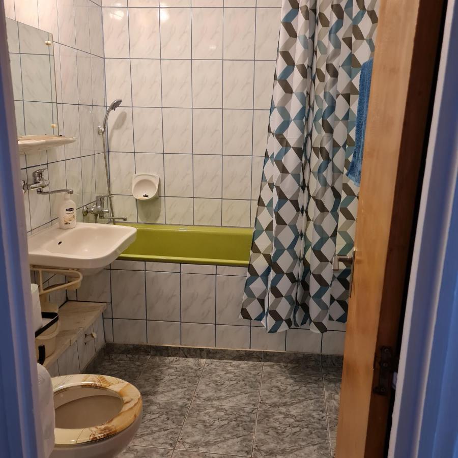 Apartament 2 Camere - Pitesti / 2-Rooms Apartment - Pitesti Exterior photo